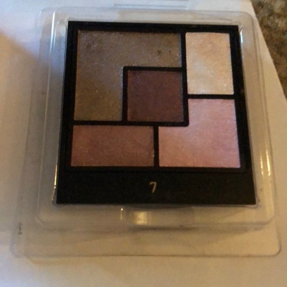 Eyeshadow Palette - Picture 3 of 7